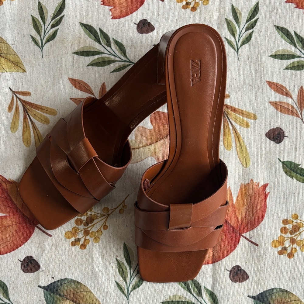 Zara Women's Tan Leather Mules